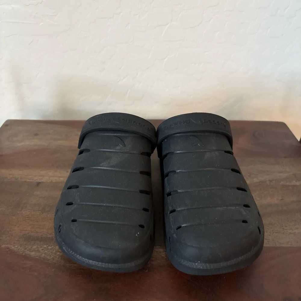 Rugged Shark Big Boys black Lined EVA Clog Size 3